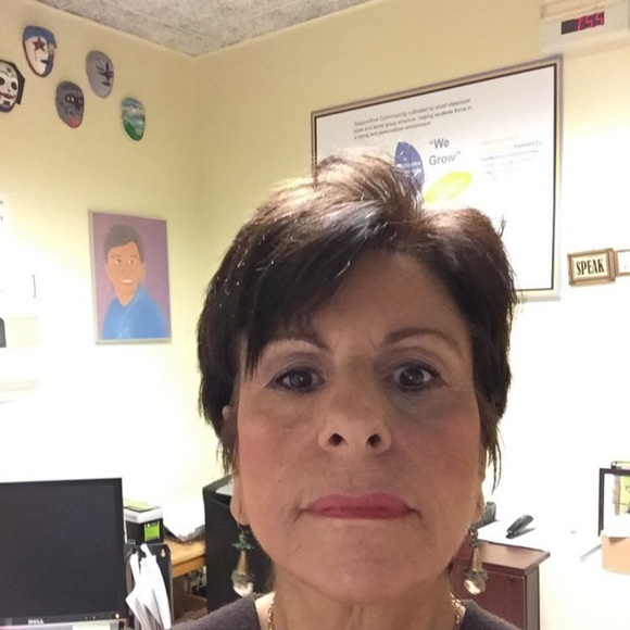 Meet your Posher, Renee - Picture 1 of 1